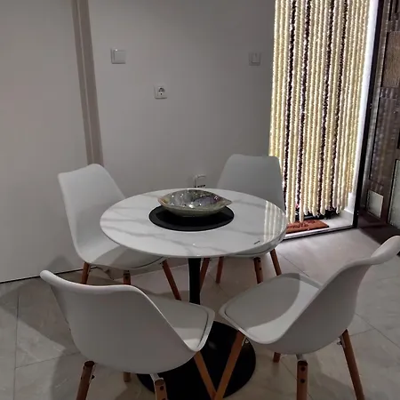 Old Town Apartman *