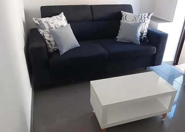 Old Town Apartment *